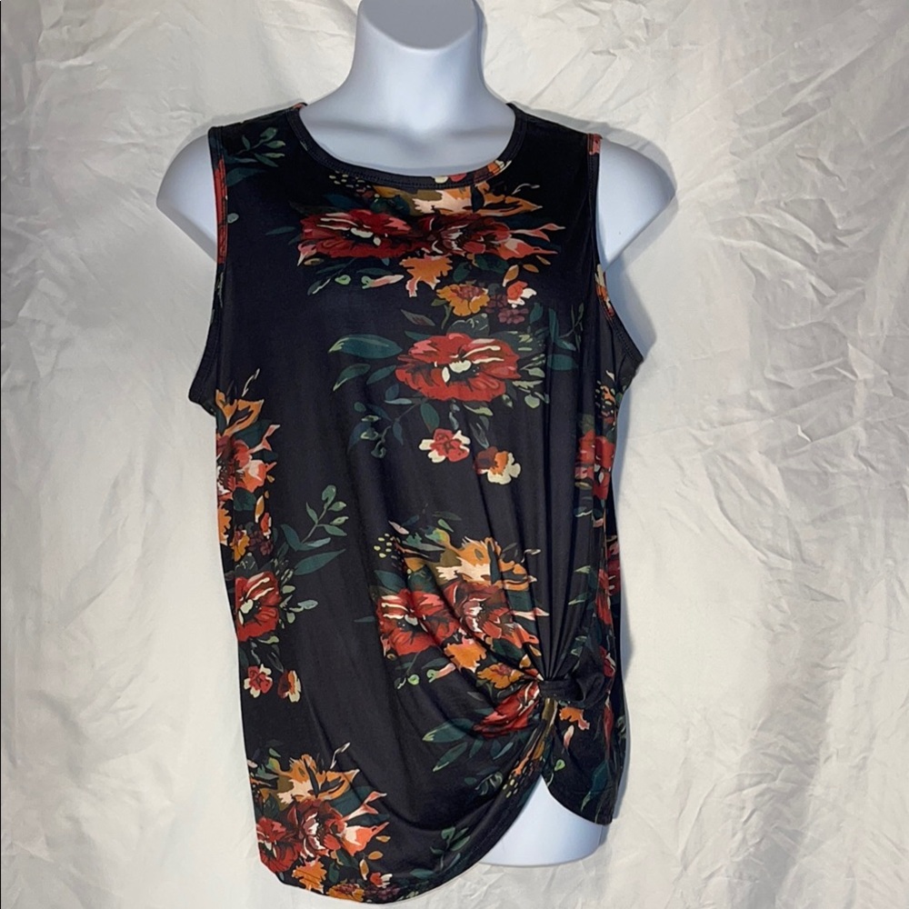 Floral Sleeveless Twist Knot Top - Black and Red